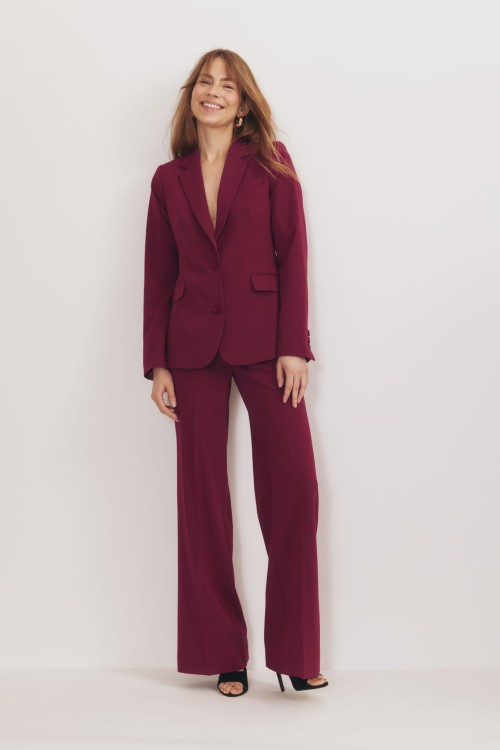 jednorzędowa marynarka w kolorze dojrzałej wiśni