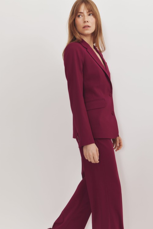 jednorzędowa marynarka w kolorze dojrzałej wiśni