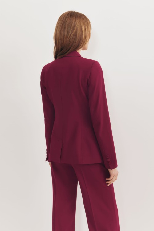 jednorzędowa marynarka w kolorze dojrzałej wiśni